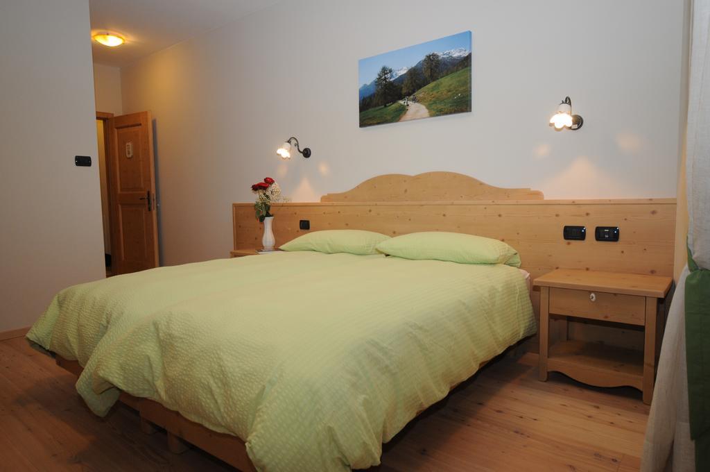 Villa Agritur Primo Sole Cles Habitación foto